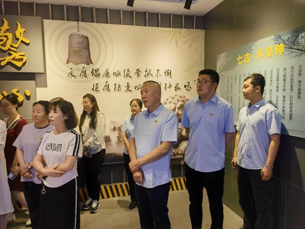 坚守纪法底线 筑牢思想防线—内蒙古特检院阿拉善分院
党支部开展警示教育主题党日活动