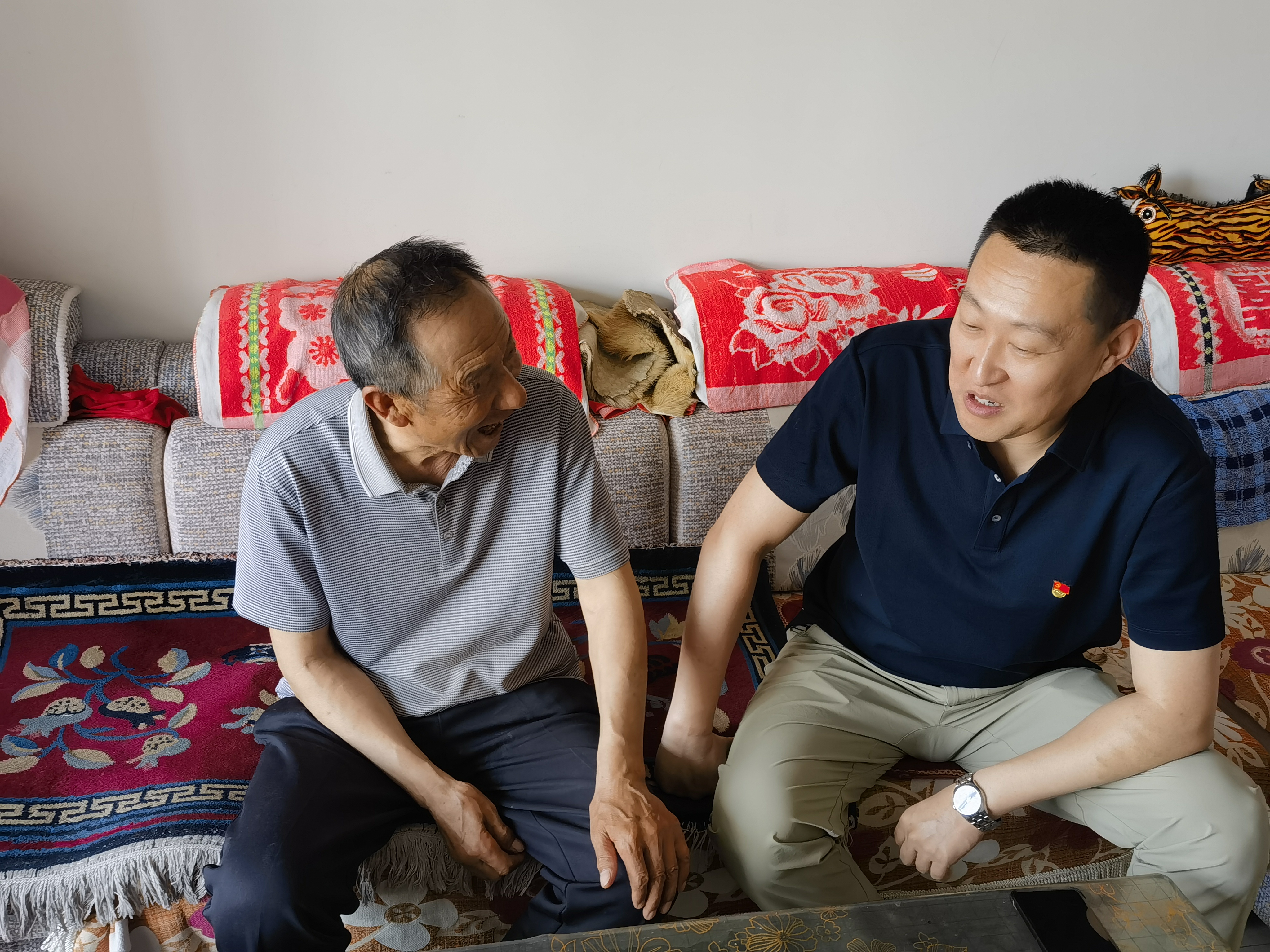 内蒙古特检院阿拉善分院党支部开展走访慰问老党员工作