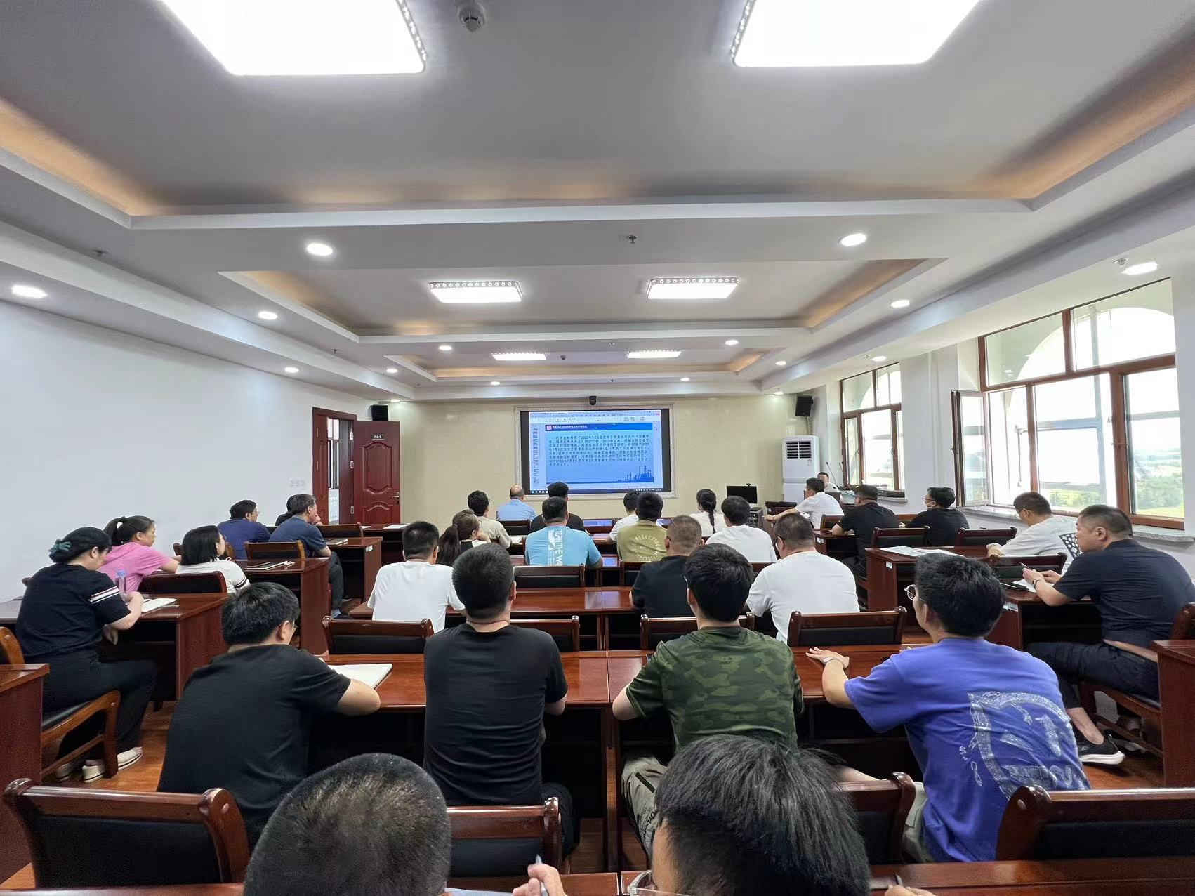 以质量管理助力高质量发展
呼伦贝尔分院召开新版质量体系文件宣贯会议