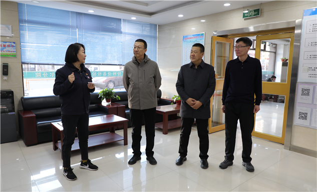 标题：巴彦淖尔市市场监管局邓勇局长一行到自治区特检院巴彦淖尔分院调研
浏览次数：387
发表时间：2024-12-02