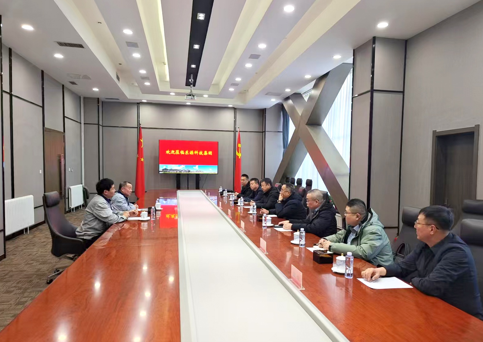 聚焦企业需求,助推特检高质量发展
——传统节日自治区市场监管局领导及自治区特检院领导率队深入乌海市调研交流