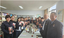 标题：鄂尔多斯分院开展“心有光芒，芳华自在”读书分享会妇女节主题活动
浏览次数：170
发表时间：2025-03-07