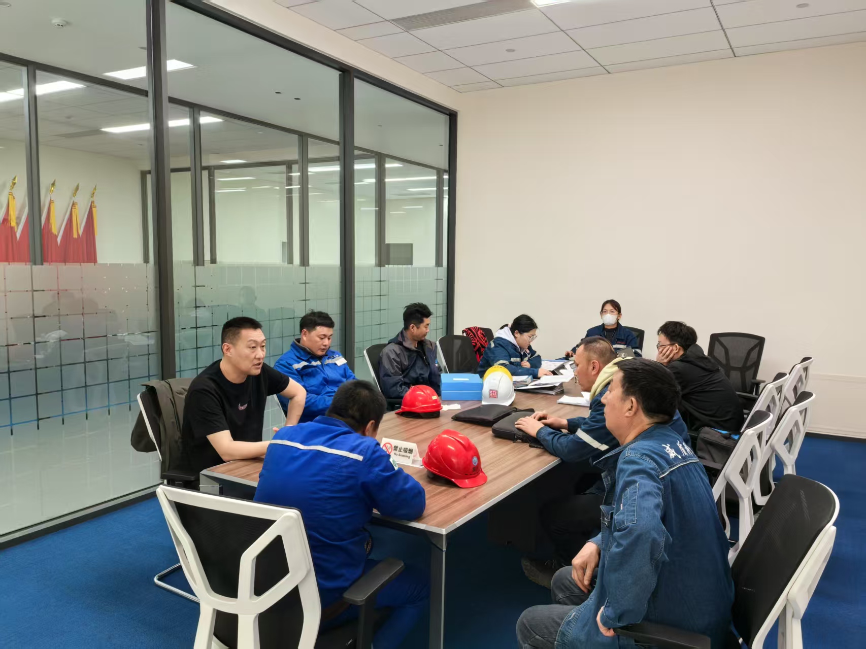 千里驰援走边关 排忧解难助生产