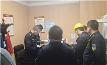 标题：内蒙古特检院包头分院协同市场监管局对包头恒大华府电梯开展安全检查
浏览次数：41
发表时间：2025-04-25