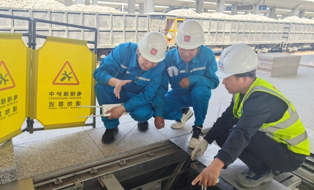 标题：乌海分院全力护航重点项目建设——高铁乌海站特种设备顺利通过验收
浏览次数：61
发表时间：2025-06-05