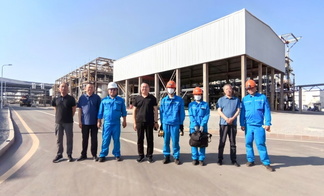 标题：高温酷暑坚守岗位 领导关怀沁润心田
浏览次数：28
发表时间：2025-06-20