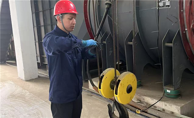 标题：特检助力除隐患 争分夺秒保安全   赤峰分院高效指导企业完成起重机紧急整改
浏览次数：468
发表时间：2025-07-25