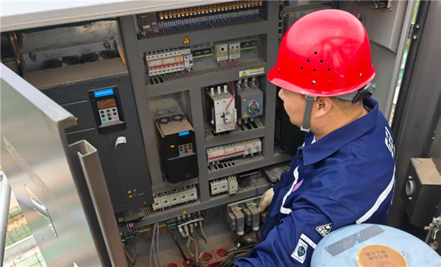 标题：内蒙古特检院赤峰分院严检大型塔机 为水电站建设筑牢安全防线
浏览次数：17
发表时间：2025-07-31