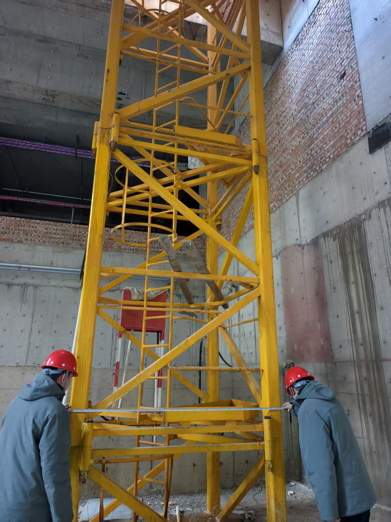 赤峰分院精准排查塔机隐患 筑牢施工现场安全防线