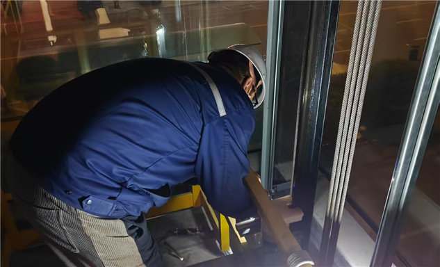 标题：冰雪那达慕背后的“电梯护卫队”：特检人零下30℃守护游客安全
浏览次数：174
发表时间：2025-12-16