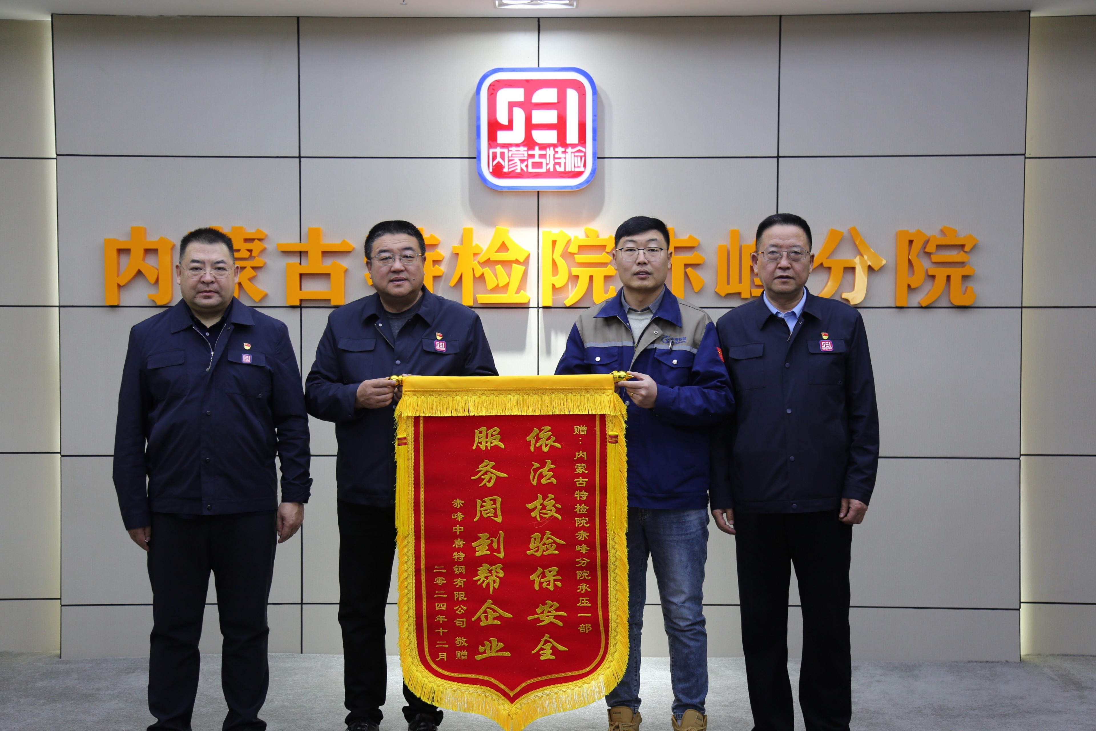 813B9664_副本.jpg
