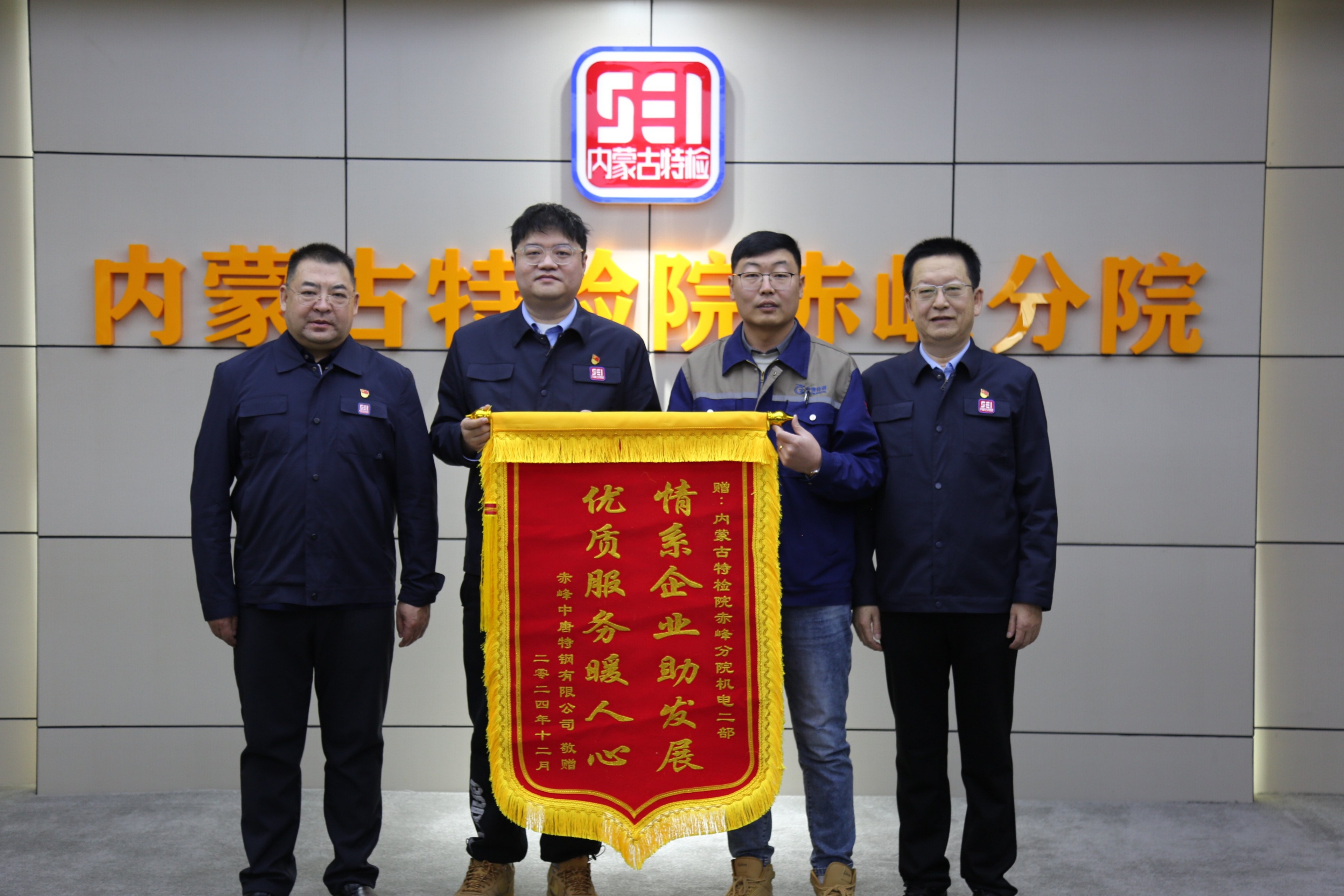 813B9680_副本.jpg