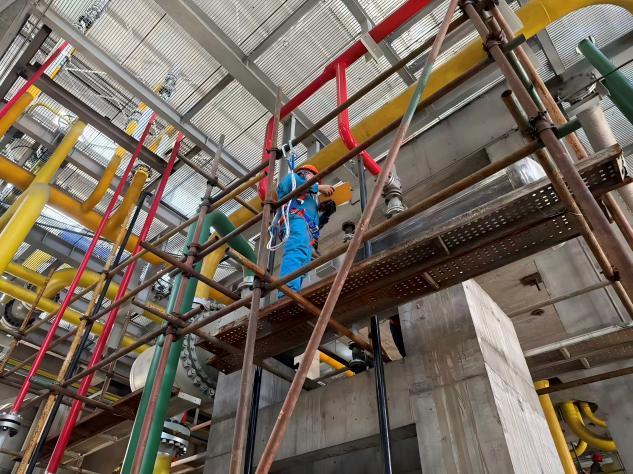 2.管道登高作业(1).jpg 2.管道登高作业(1).jpg