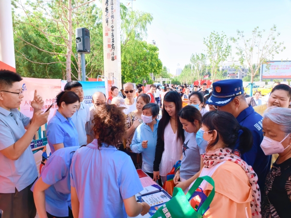 自治区特检院乌海分院与乌海市市场监管局联合开展
2026年“安全生产月”特种设备安全宣传活动
