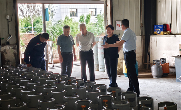 标题：深化跨区域协作 共筑北疆安全防线——满洲里分院赴兴安分院考察交流气瓶检验工作
浏览次数：718
发表时间：2026-06-25