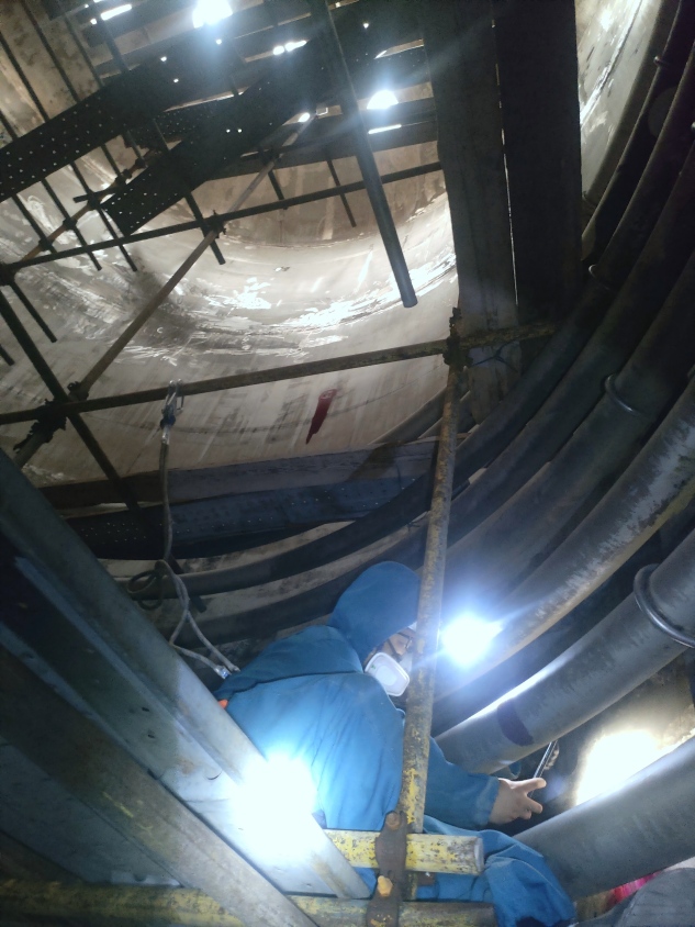 乌海分院完成大型立式反应釜检验 有效筑牢化工压力容器安全线