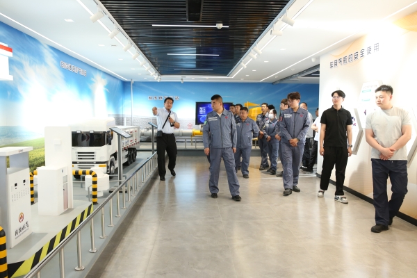 自治区特检院包头分院开展2026年“安全生产月”暨“全国特种设备安全日”活动
