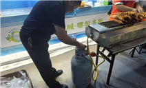 标题：协同监管守牢安全底线  鄂尔多斯分院配合鄂尔多斯市市场监管局圆满完成美食文化周安全保障任务
浏览次数：147
发表时间：2026-07-22