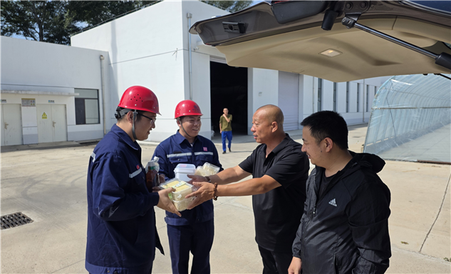 标题：酷暑送清凉，关怀暖一线
浏览次数：326
发表时间：2026-08-21